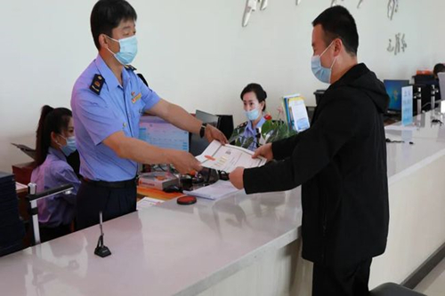 鍔炵悊涓綋宸ュ晢鎴瘋惀涓氭墽鐓ч渶瑕佸灝戦挶
